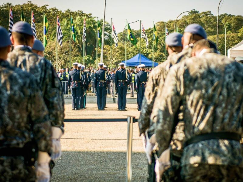 Sonhar com Academia Militar