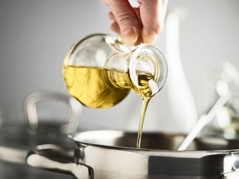 Sonhar com Óleo de Cozinha
