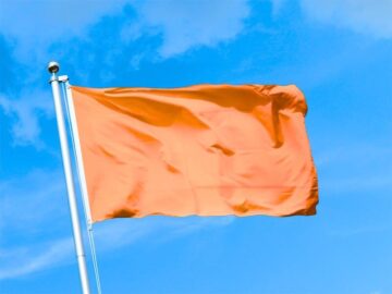 Thumbnail Sonhar com Bandeira Laranja