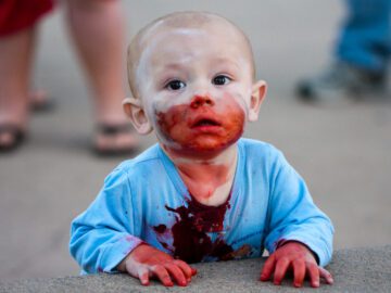 Sonhar com Bebê com Sangue