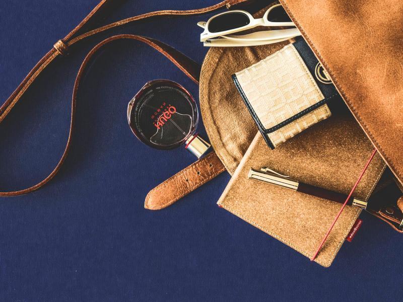 Sonhar com Bolsa com Marca
