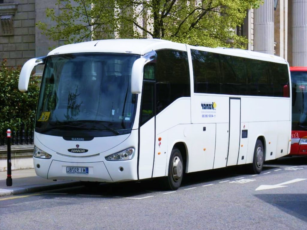Sonhar com Ônibus Branco