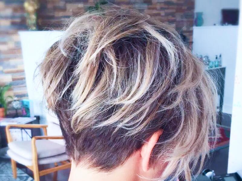 Sonhar com Cabelo Curto