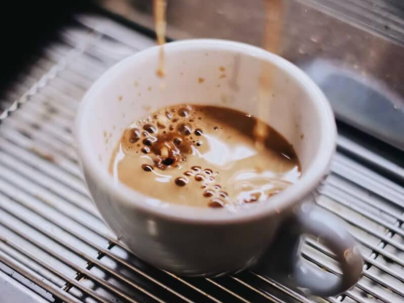 Sonhar com Café Derramado