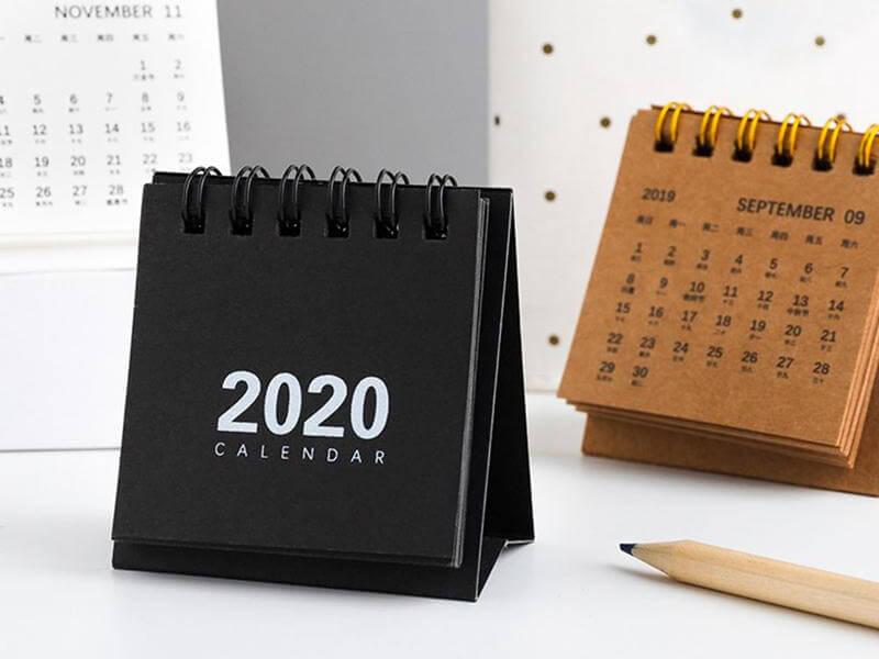 Sonhar com Calendário Pequeno