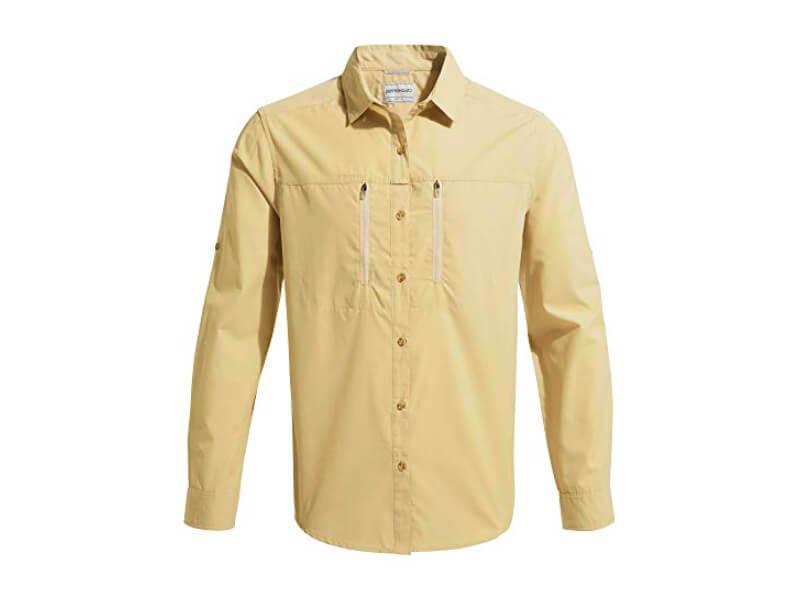 Sonhar com Camisa Velha