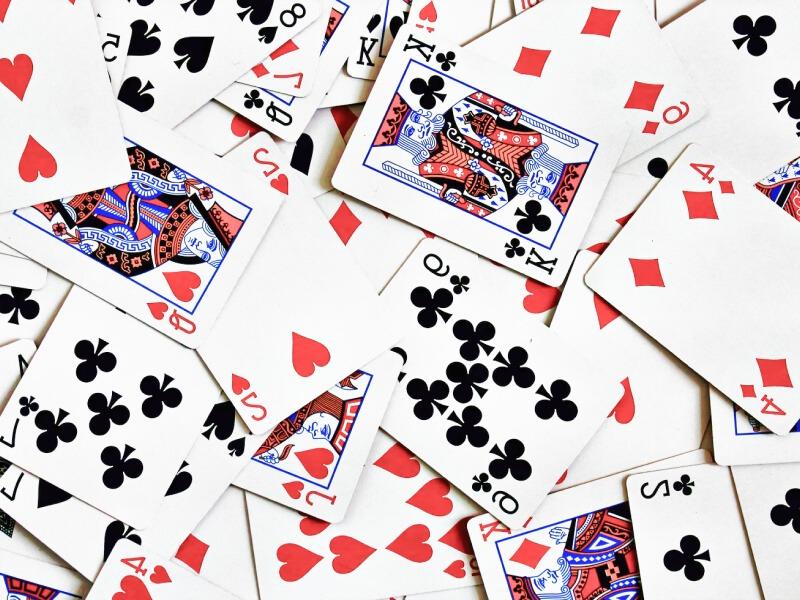 Sonhar com Cartas de Trevo