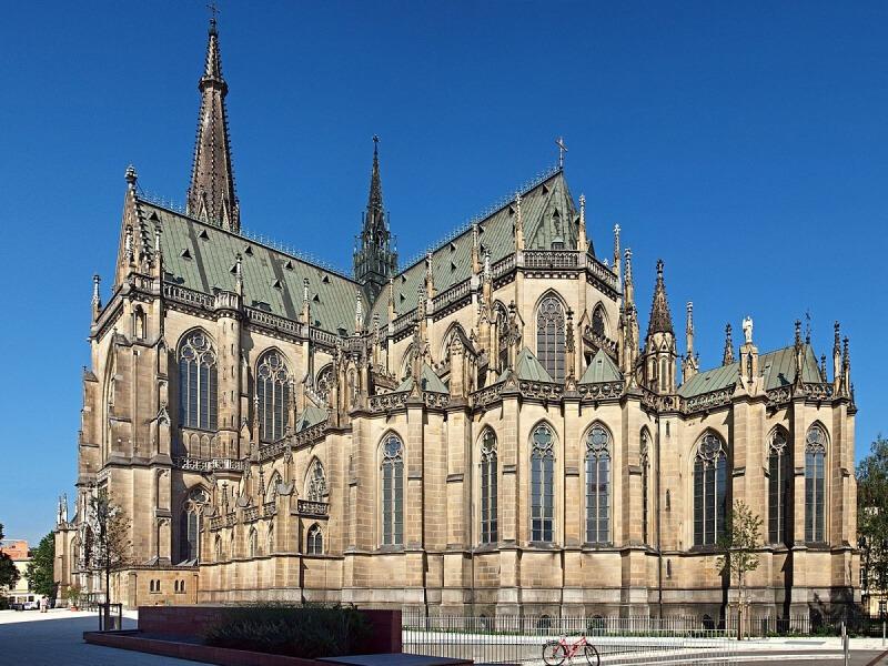 Sonhar com Nova Catedral