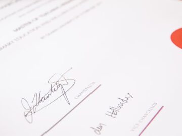 Sonhar com Certificado de Óbito