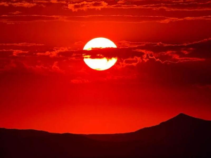 Sonhar com Céu Vermelho