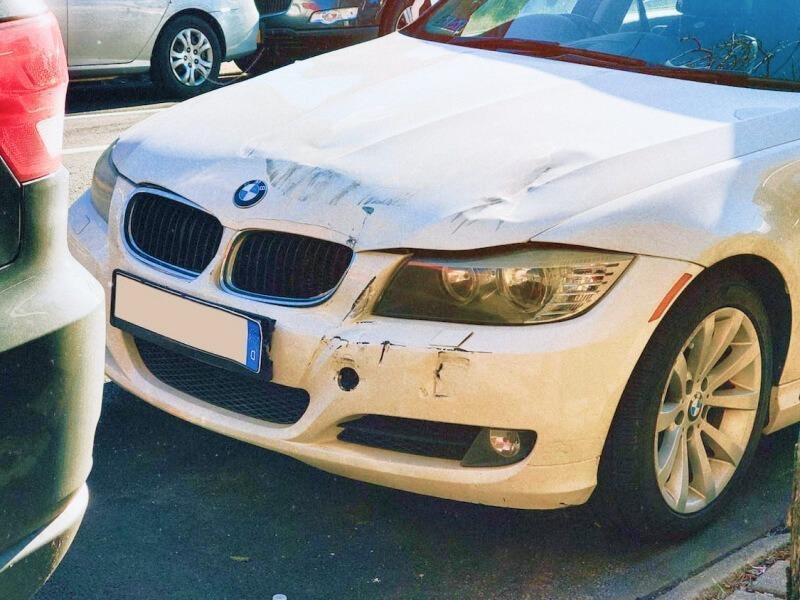 Sonhar com Carro Amassado