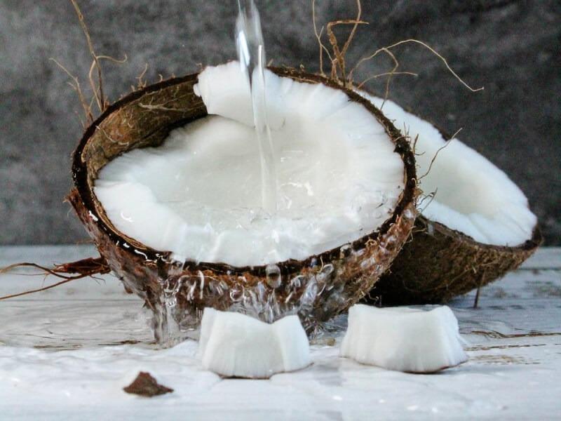 Sonhar com Cocos Descascados