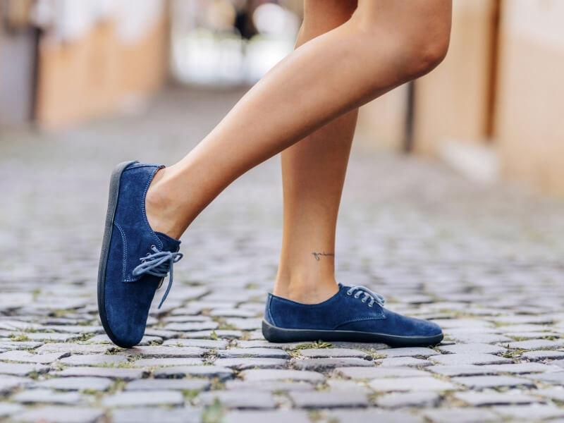Sonhar com Descalço com Sapatos