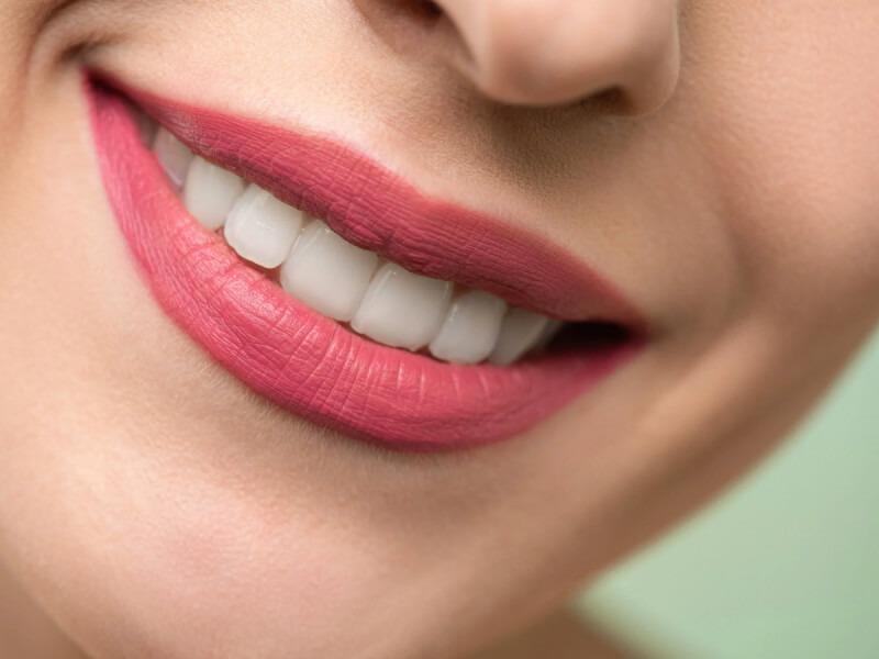 Sonhar com Dentes Bonitos