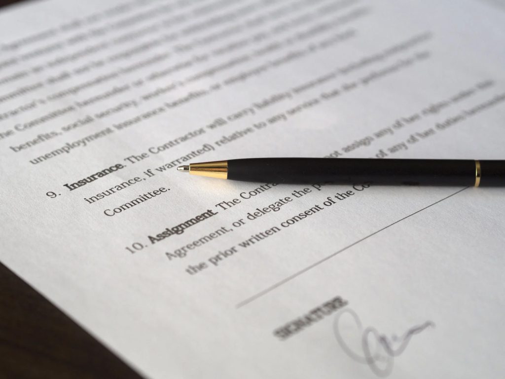 Sonhar com Documento Assinado