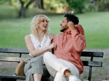 Entre olhares e sorrisos: Como reconhecer a química do amor
