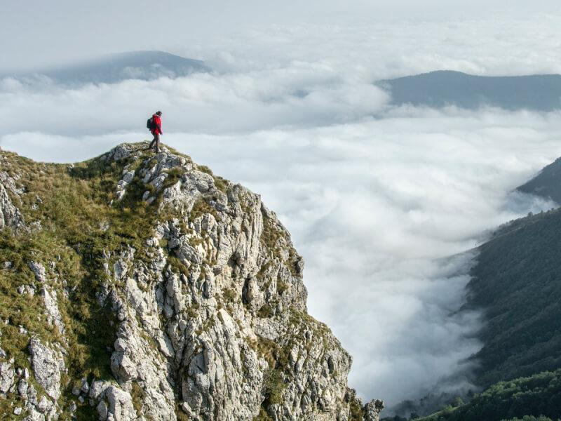 Sonhar com Escalada em Penhasco