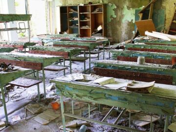 Thumbnail Sonhar com Escola Abandonada