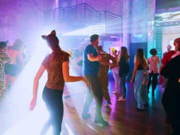 Thumbnail Sonhar com Festa Clandestina