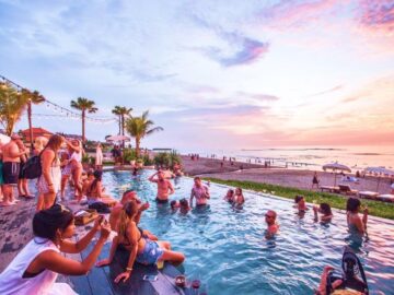 Thumbnail Sonhar com Festa na Piscina