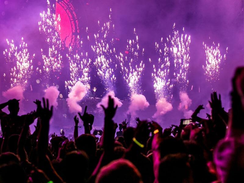 Sonhar com Festa