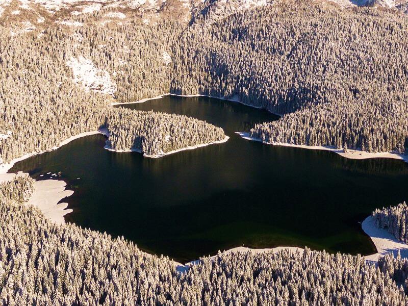 Sonhar com Lagoa Negra