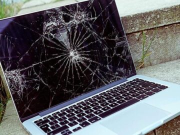 Thumbnail Sonhar com Laptop Danificado