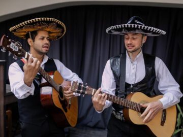 Sonhar com Mariachis