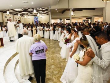 Sonhar com Casamento na Comunidade