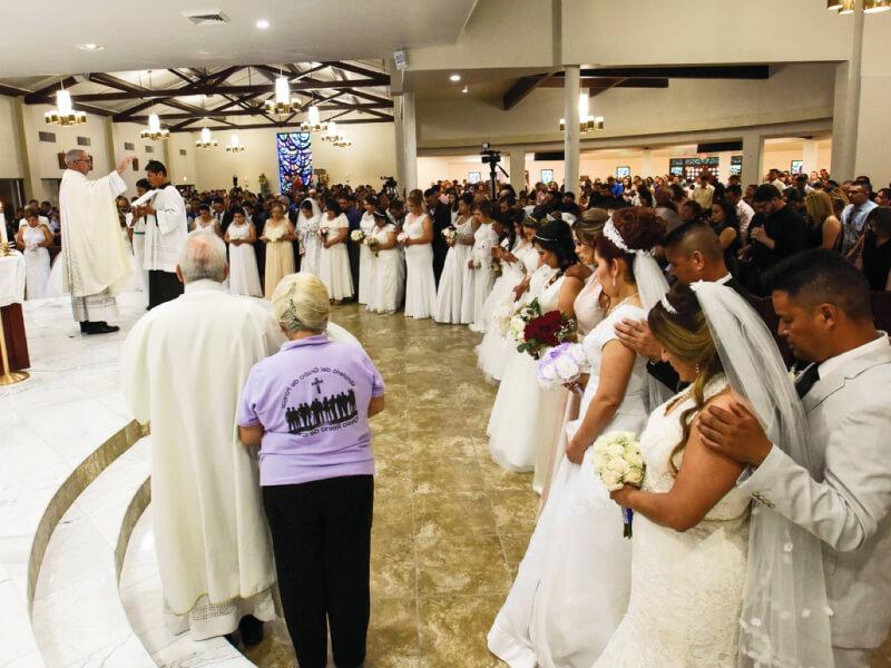 Sonhar com Casamento na Comunidade