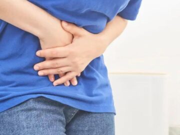 Sonhar com Menstruação Azul