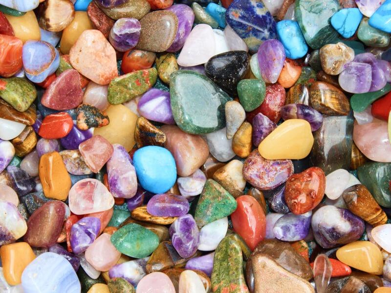 Sonhar com Mina de Pedras Preciosas