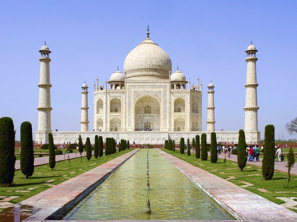 Sonhar com Grandes Monumentos