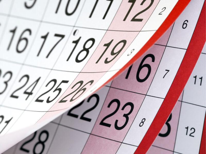 Sonhar com Muitos Calendários