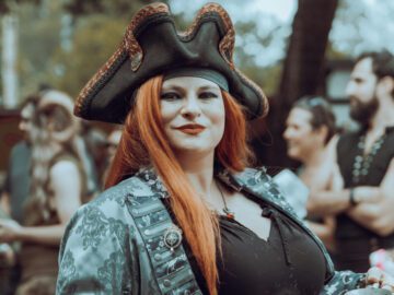 Sonhar com Mulheres Piratas