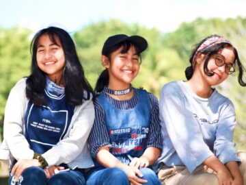 Thumbnail Sonhar com Meninas Adolescentes