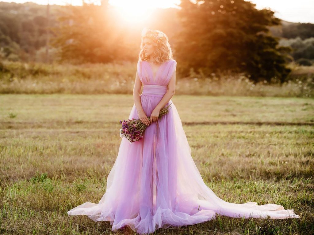 Sonhar com Noiva Vestida de Roxo