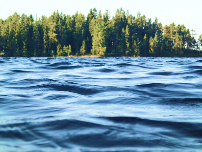 Sonhar com Ondas do Lago