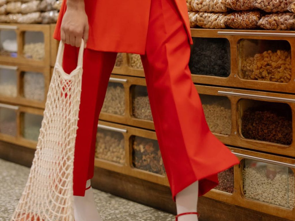 Sonhar com Calça Vermelha
