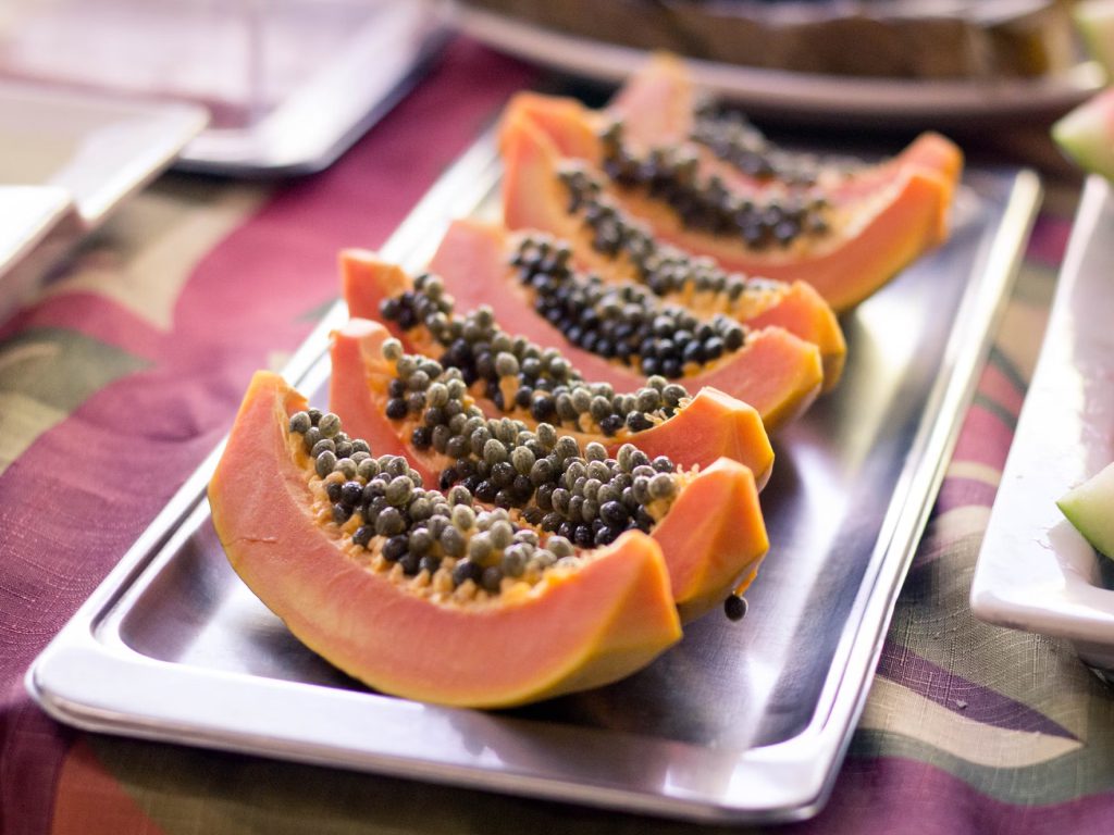 Sonhar com Fatias de Mamão