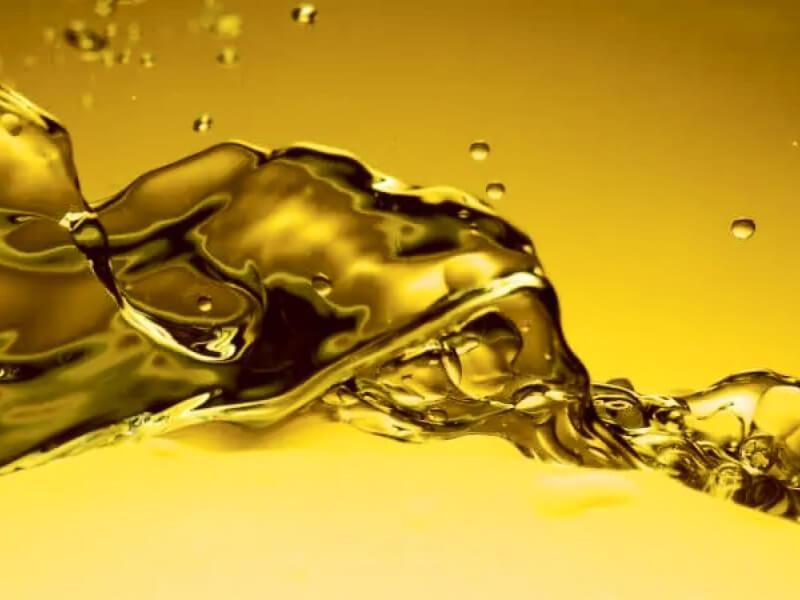 Sonhar com Óleo Amarelo