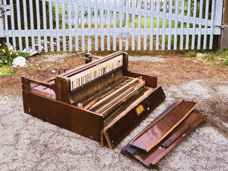 Sonhar com Piano Danificado