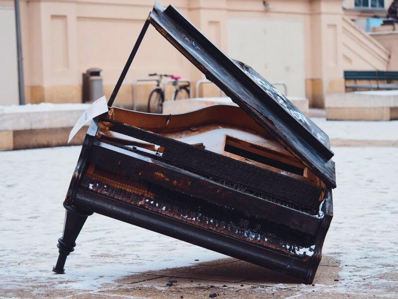 Sonhar com Piano Quebrado