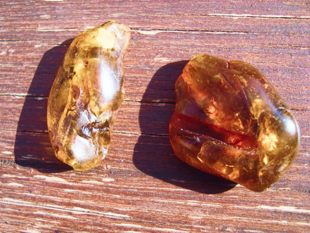 Sonhar com Pedras de Âmbar
