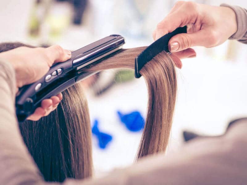 Sonhar com Passar o Cabelo