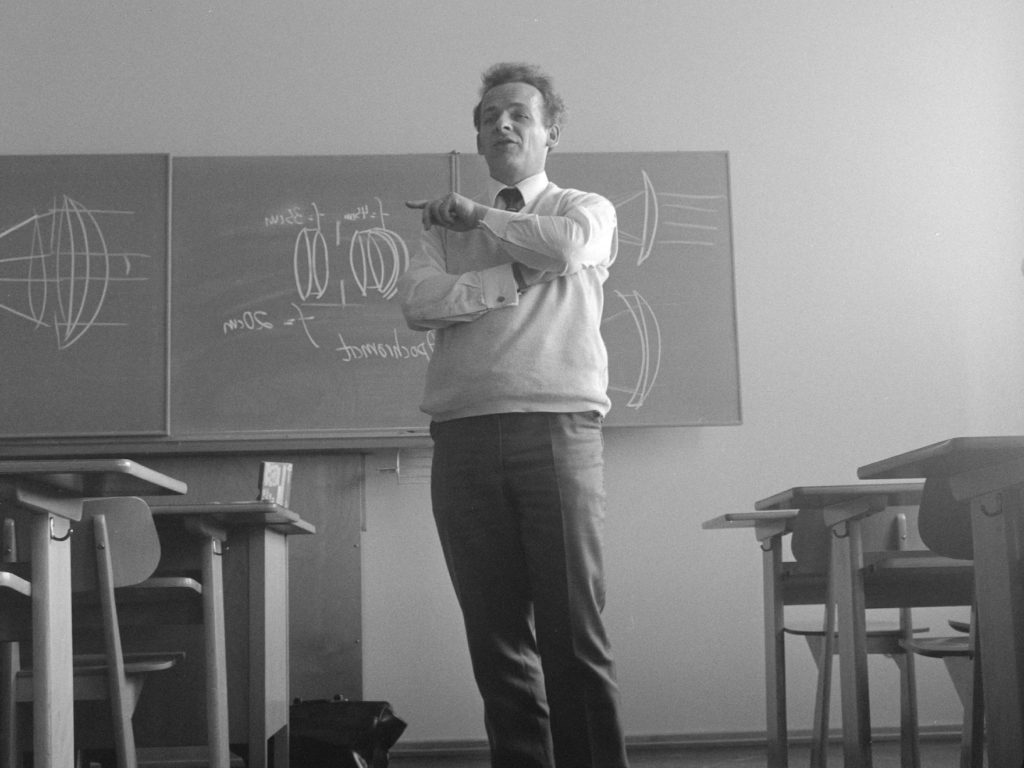 Sonhar com Professor do Passado