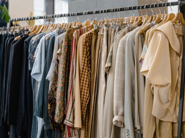 Sonhar com Roupas Estrangeiras