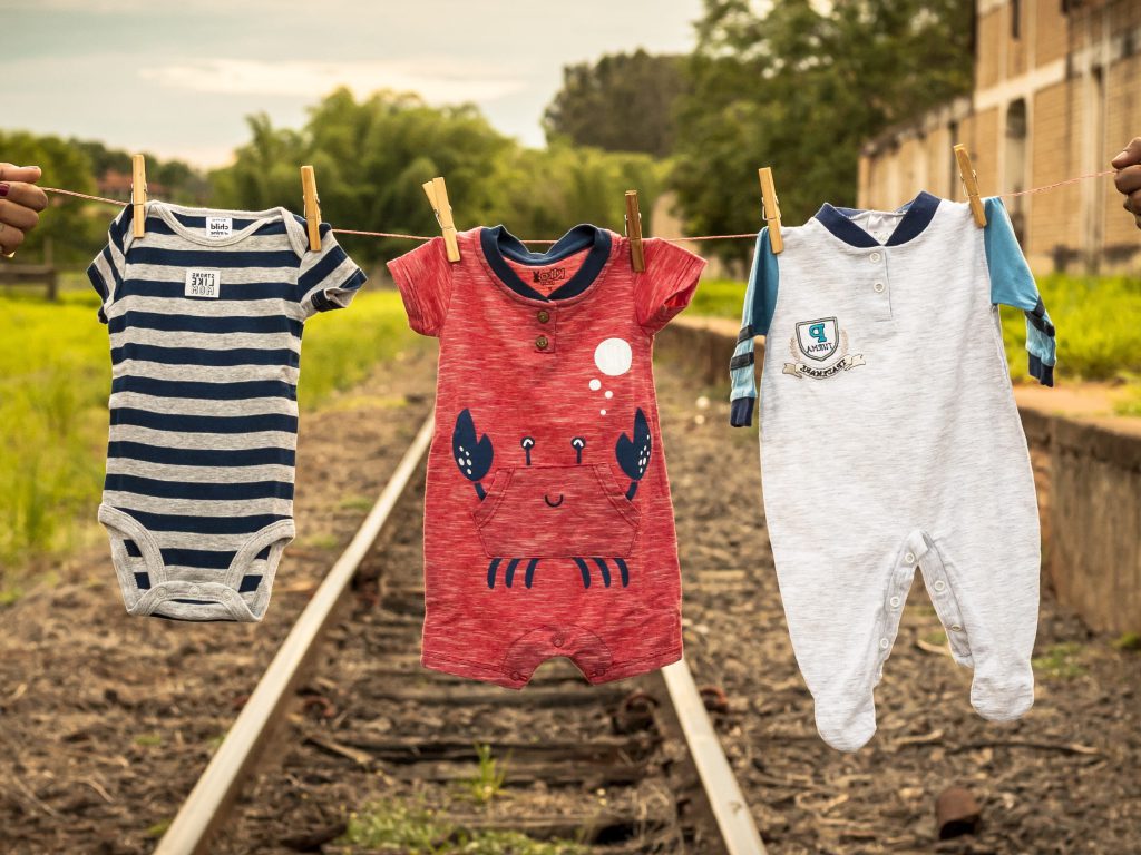 Sonhar com Roupas de Bebê