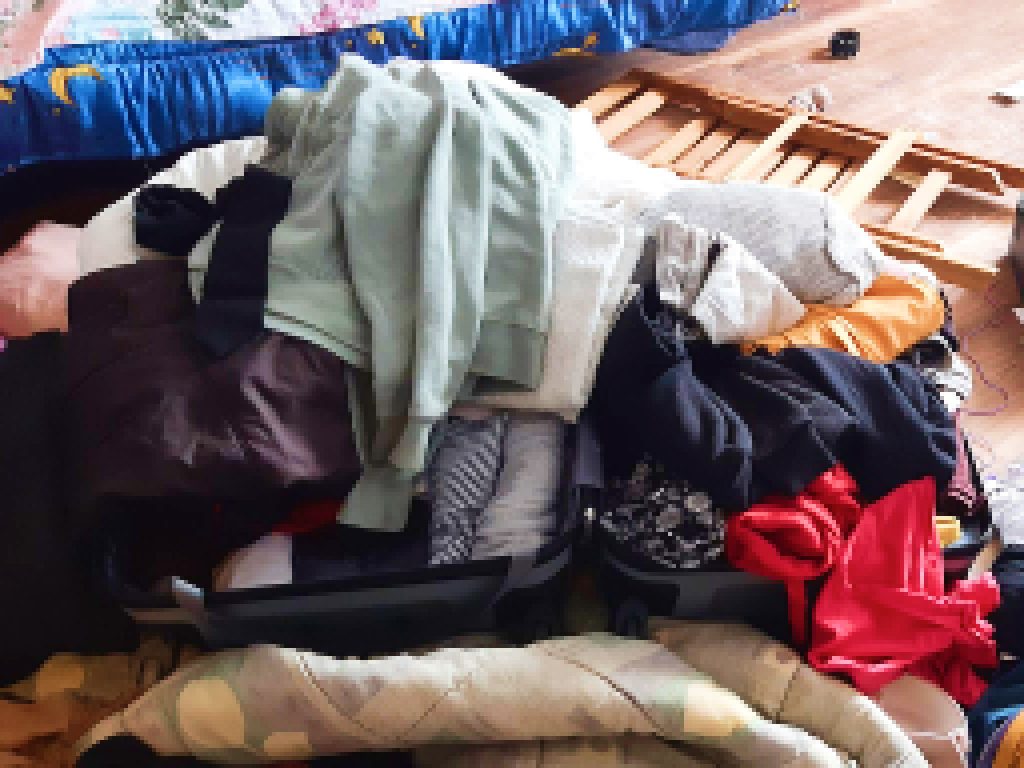 Sonhar com Roupas Sujas