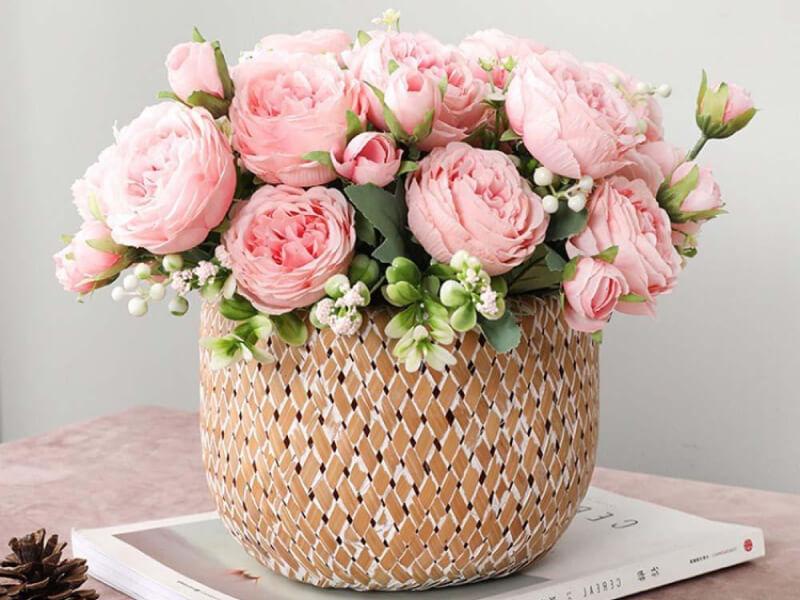 Sonhar com Rosas Artificiais